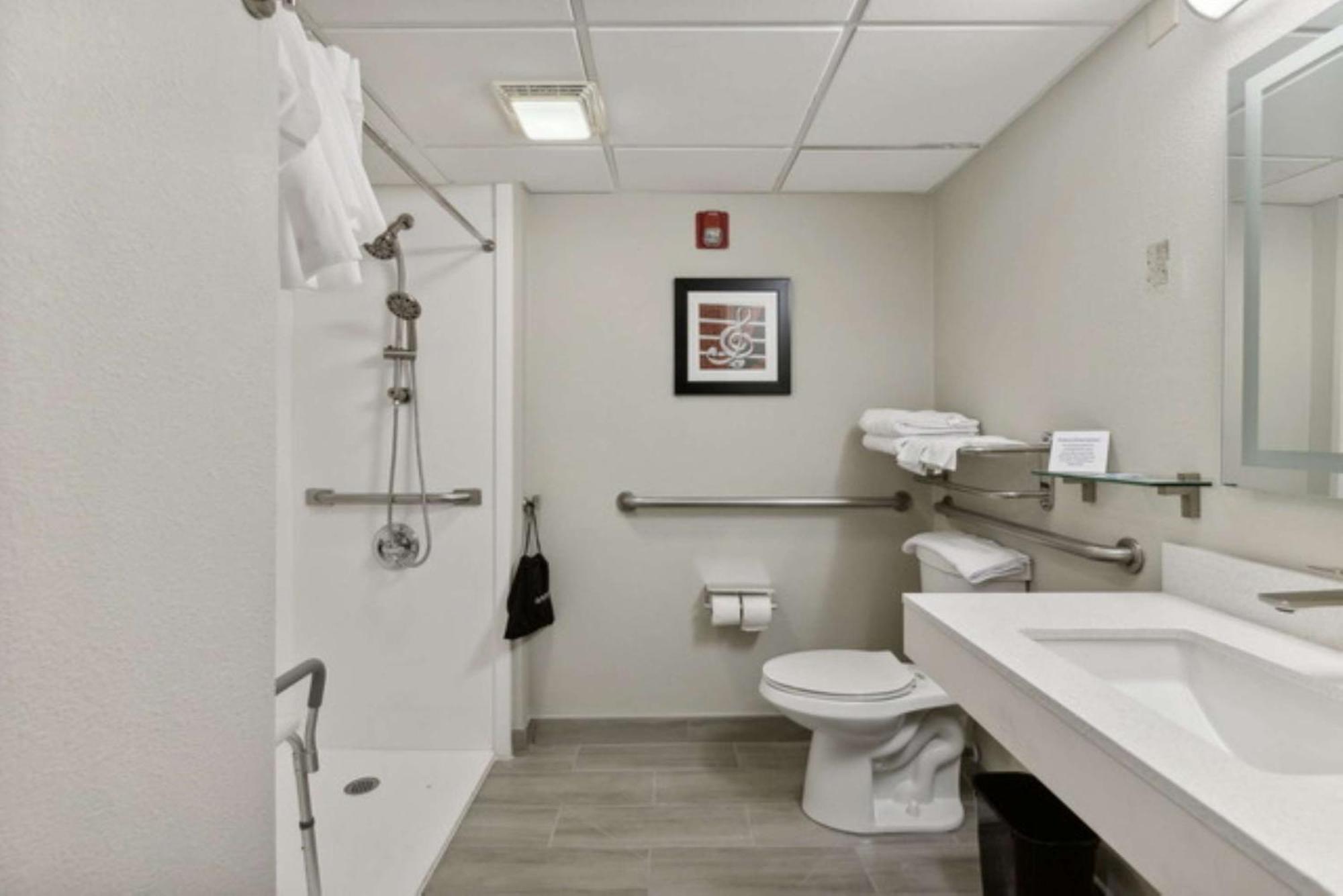 Best Western Manchester Bagian luar foto